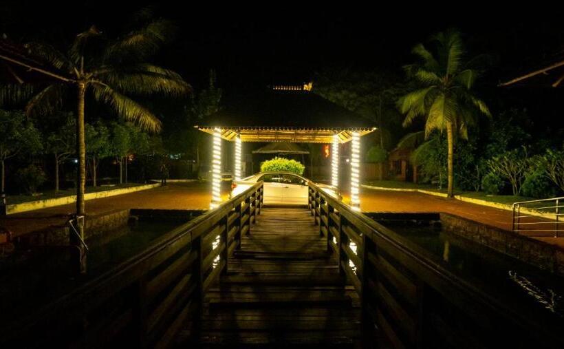 Kumarakom Heritage Resort & Ayurveda