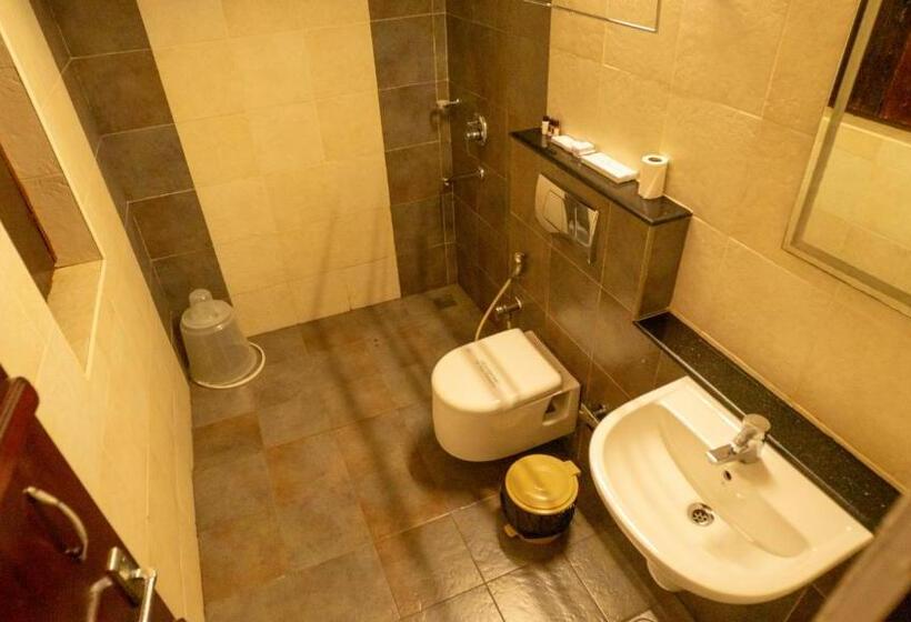 Kumarakom Heritage Resort & Ayurveda