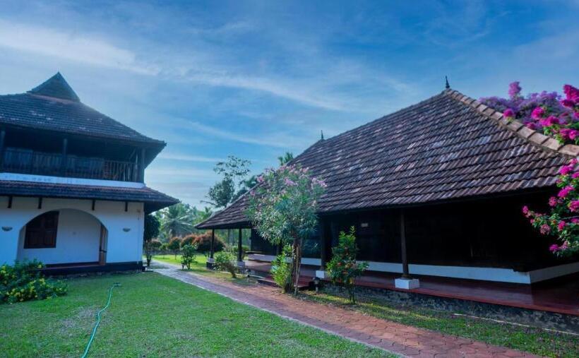 Kumarakom Heritage Resort & Ayurveda