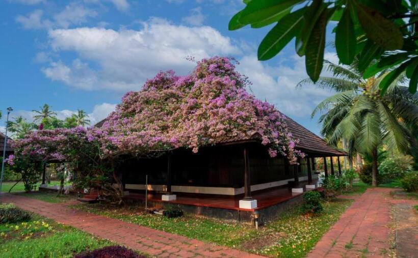 Kumarakom Heritage Resort & Ayurveda