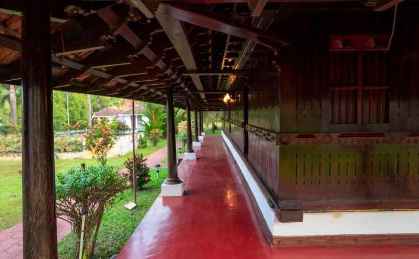 Kumarakom Heritage Resort & Ayurveda