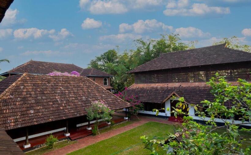 Kumarakom Heritage Resort & Ayurveda