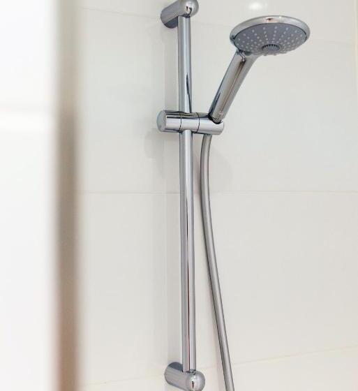 B&b Het Herenhuys Aan De Historische Gracht Van Kollum