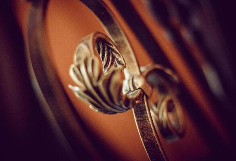 Boutique Hotel Opus One