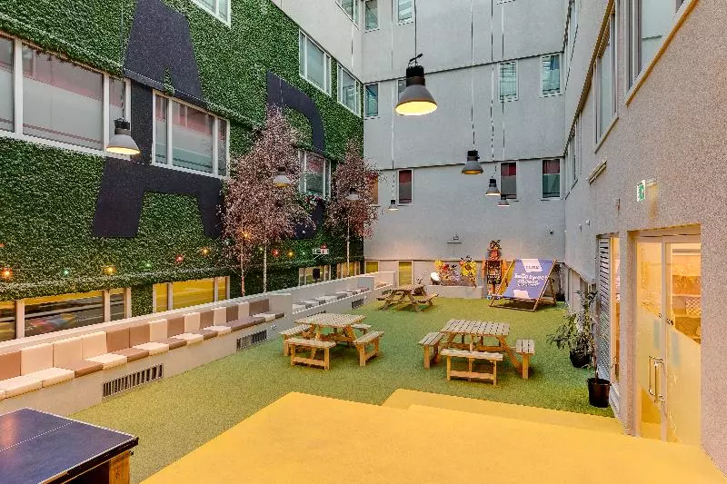 Clinknoord Hostel