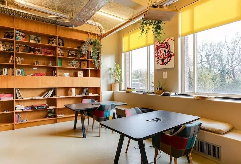 Clinknoord Hostel