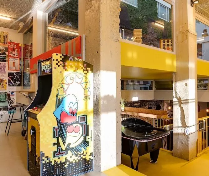 Clinknoord Hostel