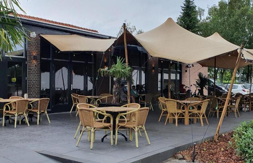 בית מלון כפרי Grand Café Goejje