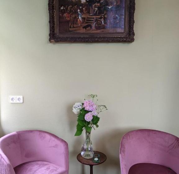 住所 Villa Rozenhof