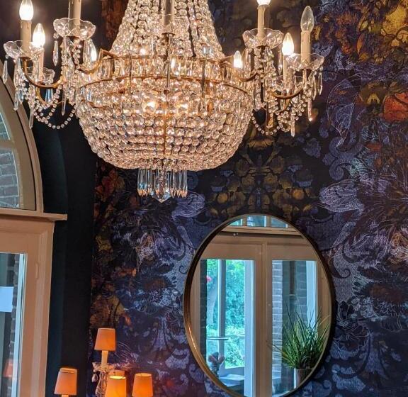 住所 Villa Rozenhof