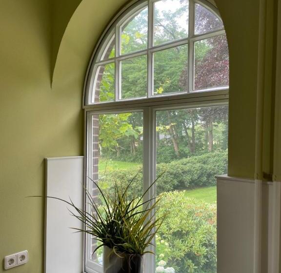 住所 Villa Rozenhof