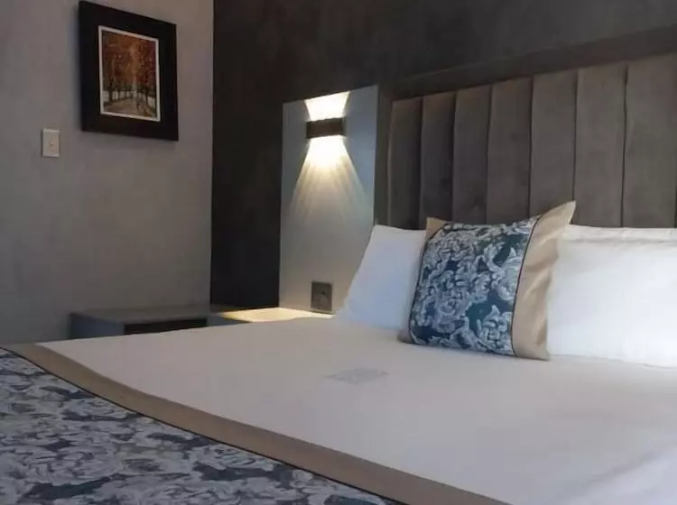 Hotelli Pula Nala Lodge