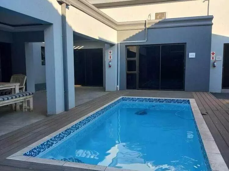 Hotelli Pula Nala Lodge