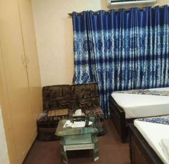 پانسیون Glorious Guest House &