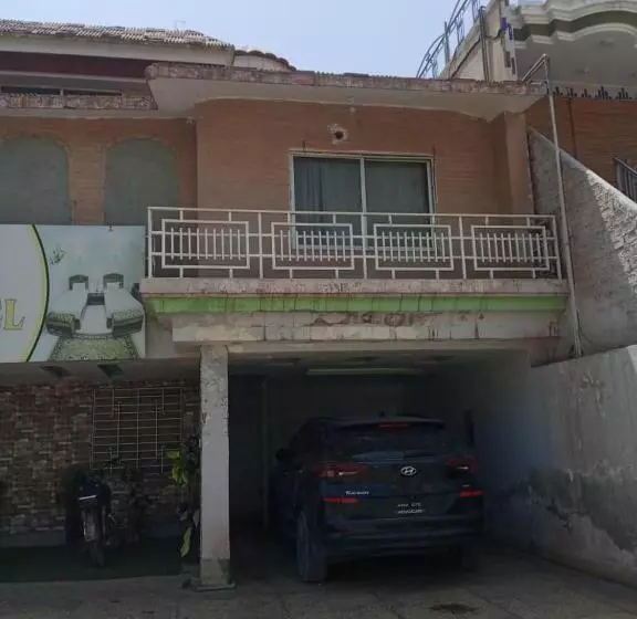 پانسیون Glorious Guest House &