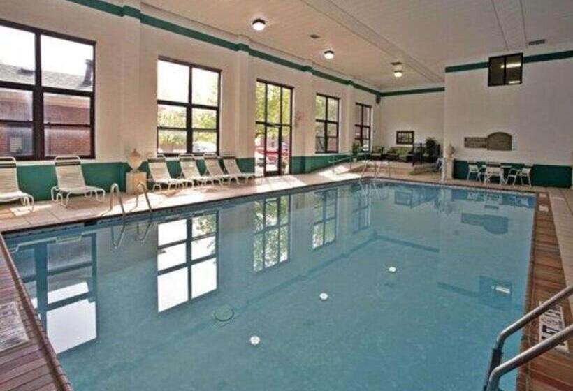 فندق Quality Inn & Suites