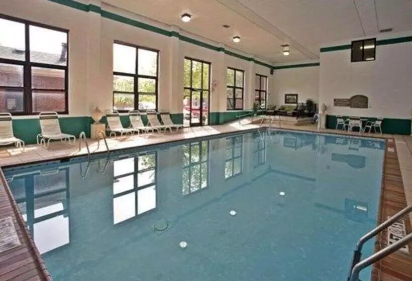 ホテル Quality Inn & Suites