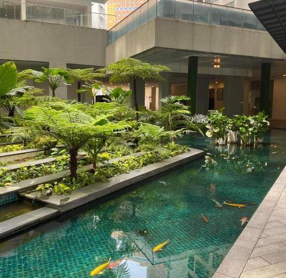 هتل Regalia By Parcello Klcc Infinity Pool