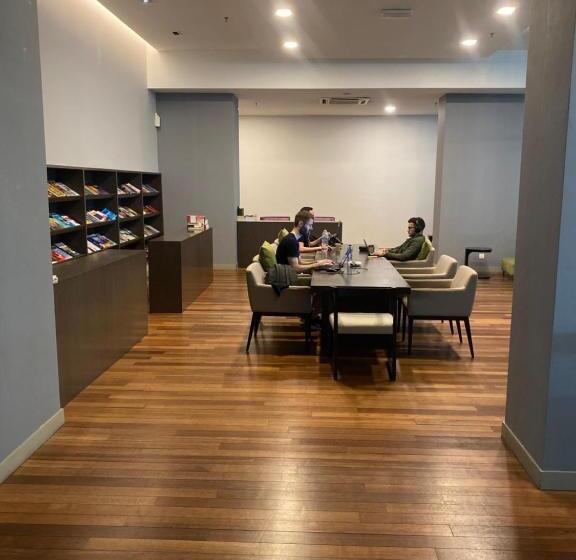 هتل Regalia By Parcello Klcc Infinity Pool