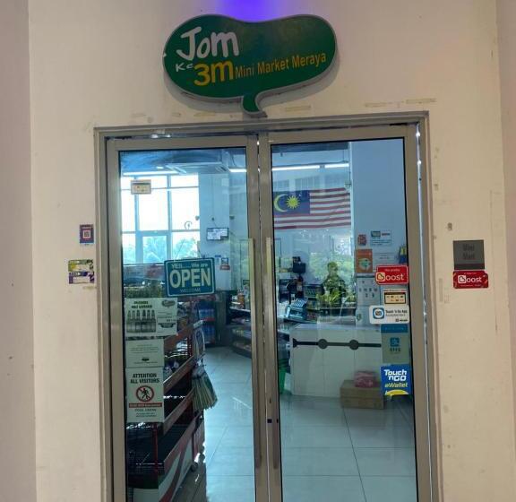 هتل Regalia By Parcello Klcc Infinity Pool