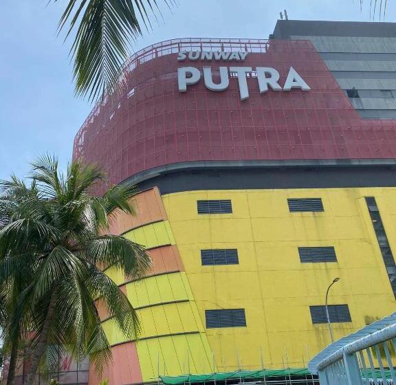 هتل Regalia By Parcello Klcc Infinity Pool