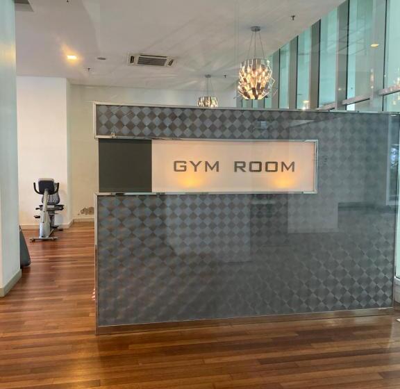 هتل Regalia By Parcello Klcc Infinity Pool