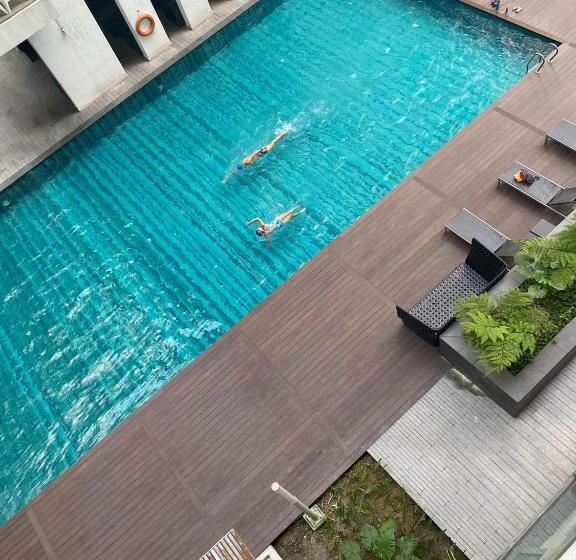 هتل Regalia By Parcello Klcc Infinity Pool