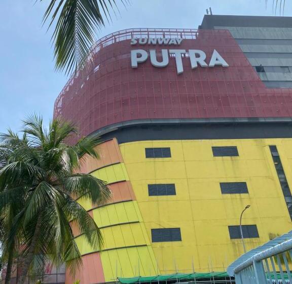 هتل Regalia By Parcello Klcc Infinity Pool