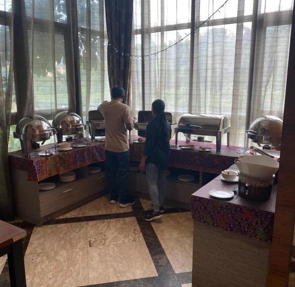 هتل Regalia By Parcello Klcc Infinity Pool