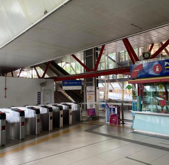 هتل Regalia By Parcello Klcc Infinity Pool