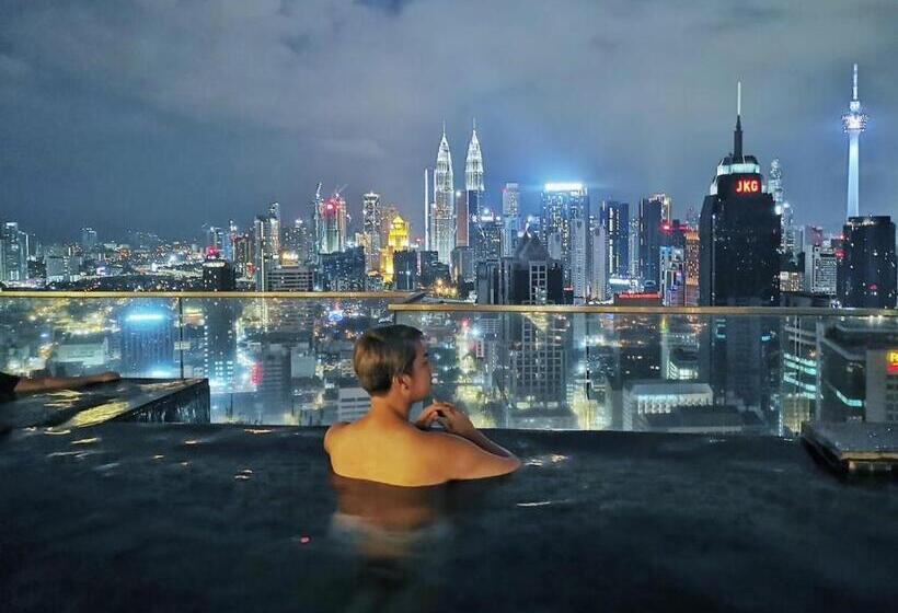هتل Regalia By Parcello Klcc Infinity Pool