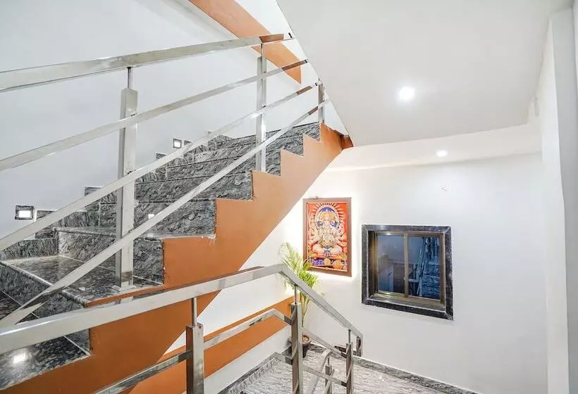 Fabhotel Shree Mahidev Palace