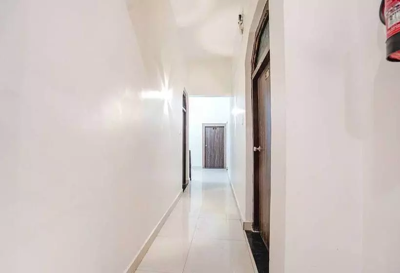 Fabhotel Shree Mahidev Palace