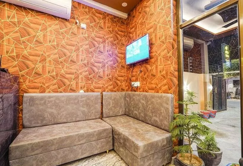 Fabhotel Shree Mahidev Palace