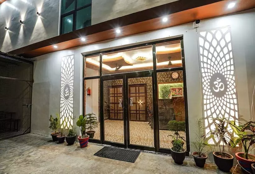 Fabhotel Shree Mahidev Palace