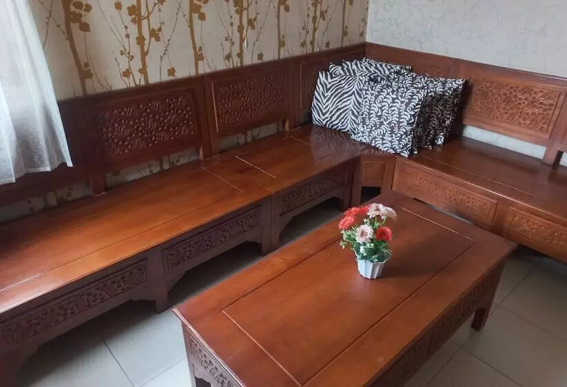 Hotelli Oyo 93892 Homestay Koe Syariah