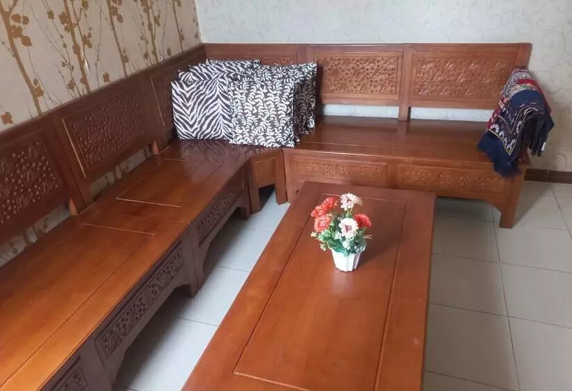 Hotelli Oyo 93892 Homestay Koe Syariah