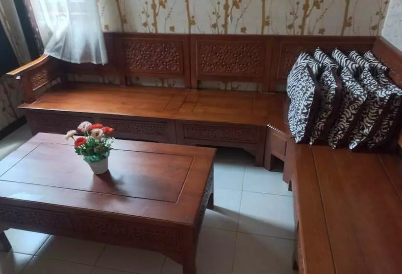 Hotelli Oyo 93892 Homestay Koe Syariah