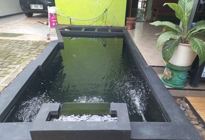 Hotel Oyo 93892 Homestay Koe Syariah