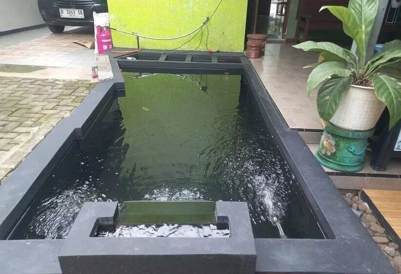 Hotelli Oyo 93892 Homestay Koe Syariah