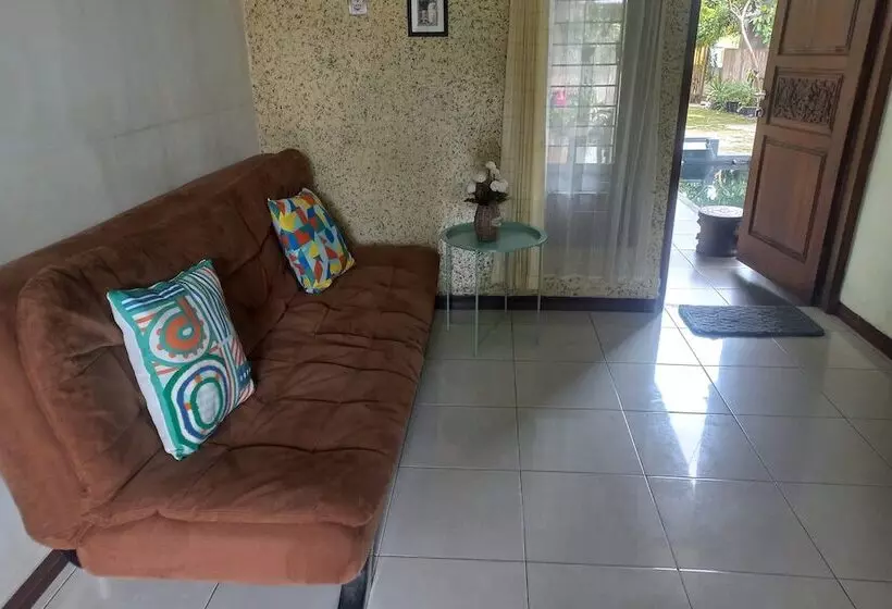 Hotelli Oyo 93892 Homestay Koe Syariah