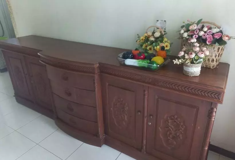 Hotelli Oyo 93892 Homestay Koe Syariah