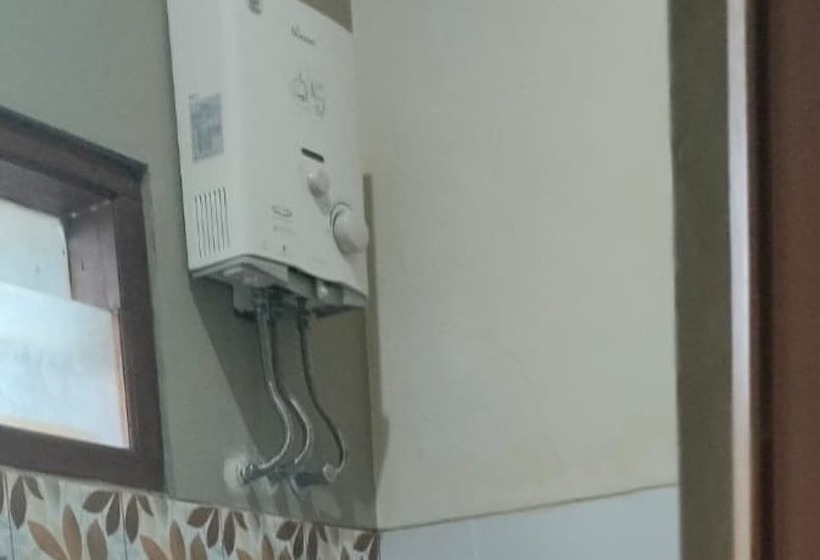 Hotel Oyo 93892 Homestay Koe Syariah