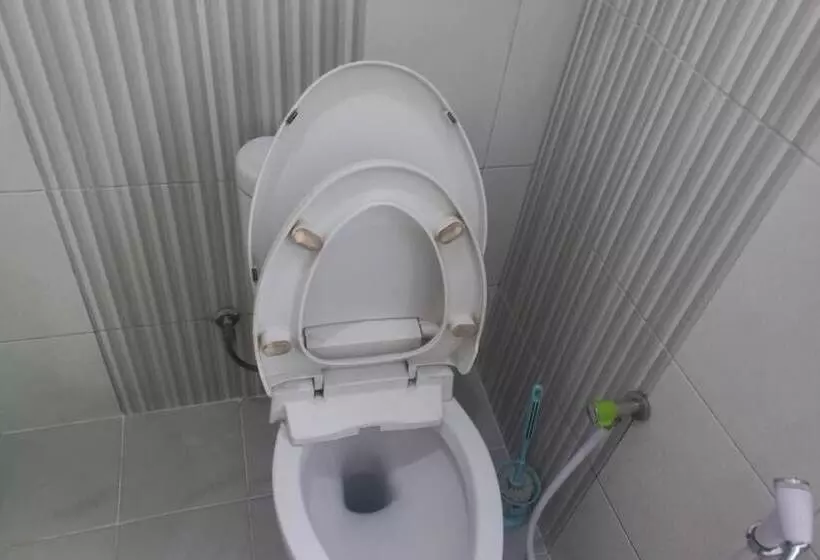 Hotelli Oyo 93892 Homestay Koe Syariah