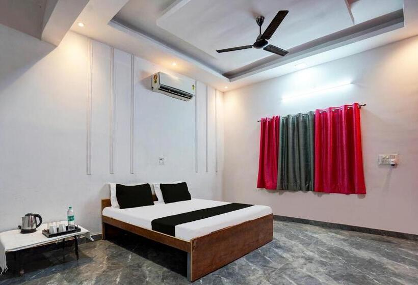 בית מלון כפרי Oyo Kvs Guest House