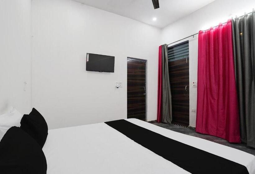 בית מלון כפרי Oyo Kvs Guest House