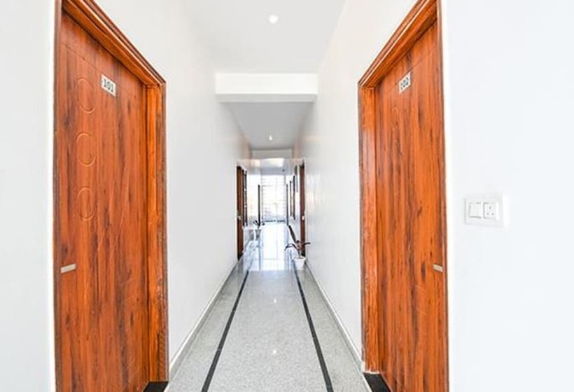 Fabhotel Mountain Inn