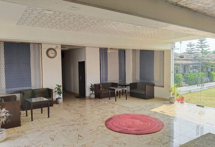 בית מלון כפרי Treebo Tiger Pug Mark Resort, Ramnagar