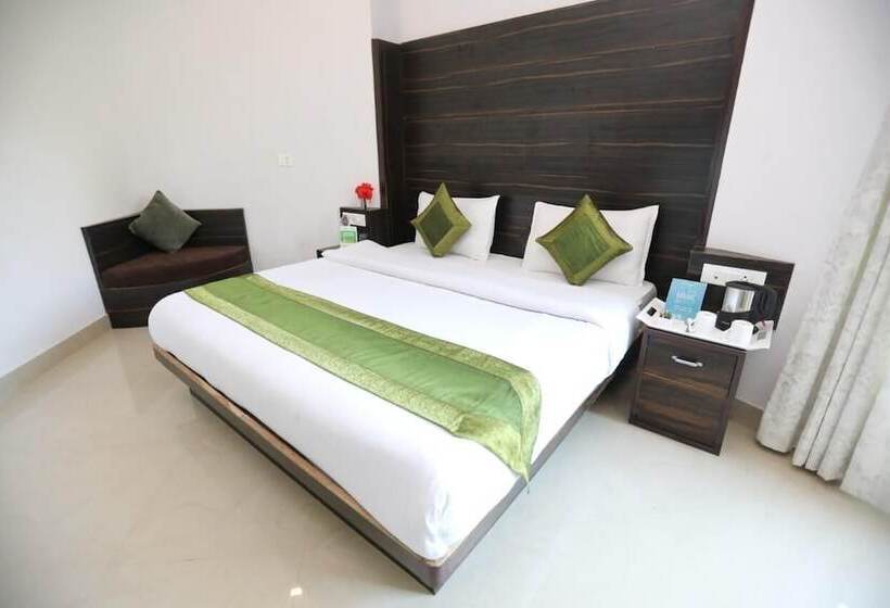 בית מלון כפרי Treebo Tiger Pug Mark Resort, Ramnagar