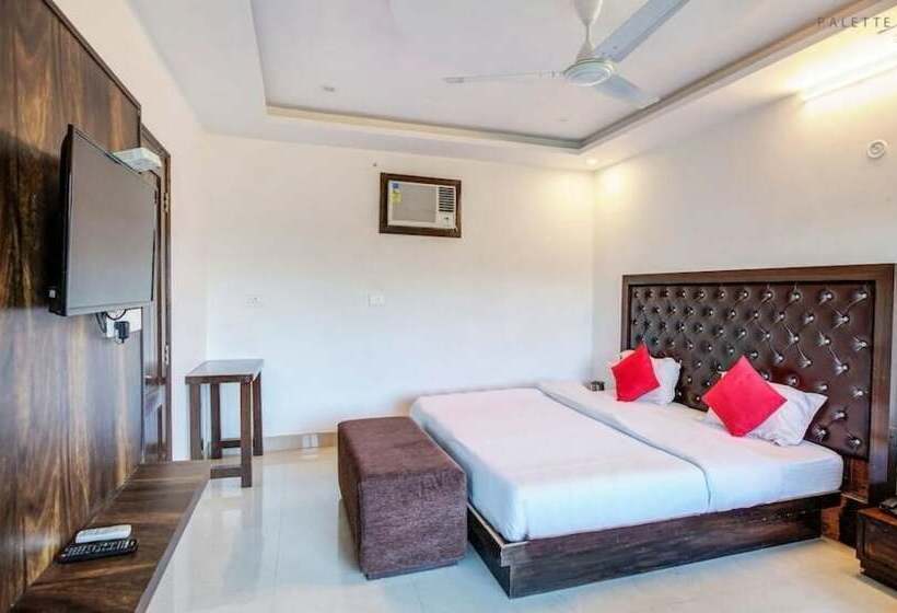 בית מלון כפרי Treebo Tiger Pug Mark Resort, Ramnagar